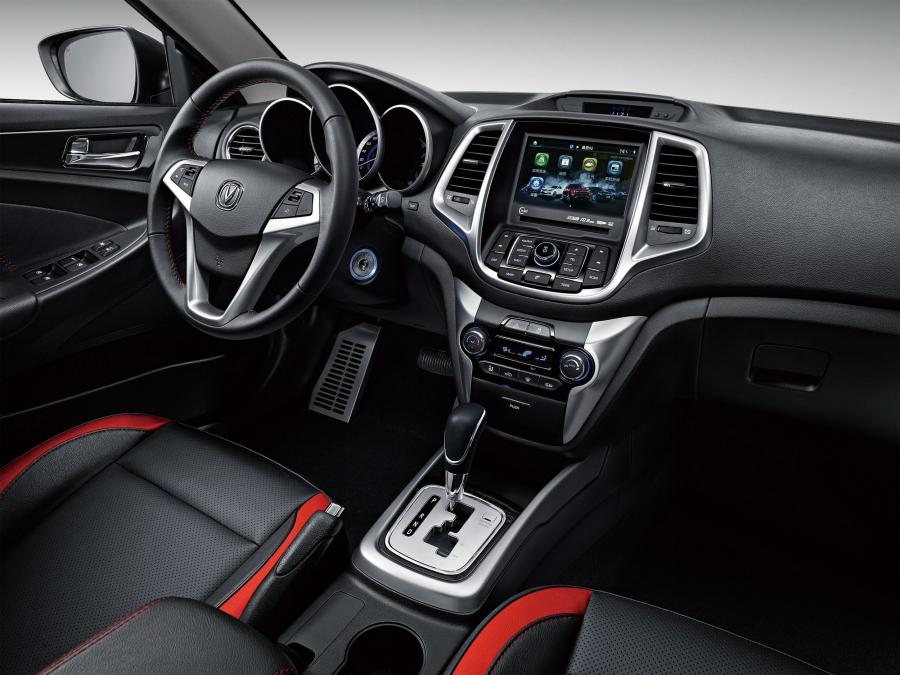 Интерьер ChangAn CS35 2012 года  (фото 19 из 20)